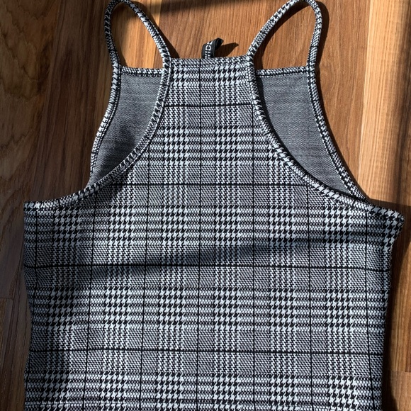 H&M Top 🤍🖤 - Picture 2 of 3